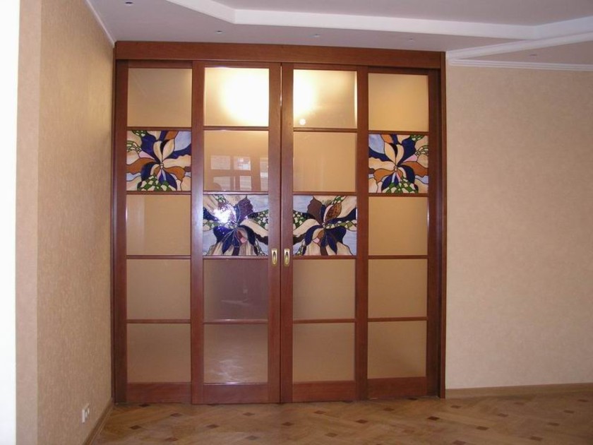 Перегородка с цветными стеклянными вставками Брянск