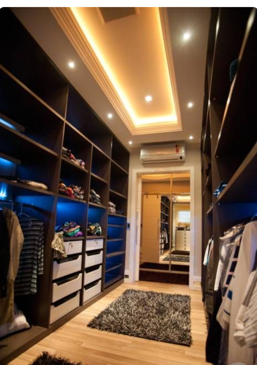 Большая открытая гардеробная комната с комбинированным наполнением Брянск