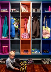 Детская цветная гардеробная комната Брянск