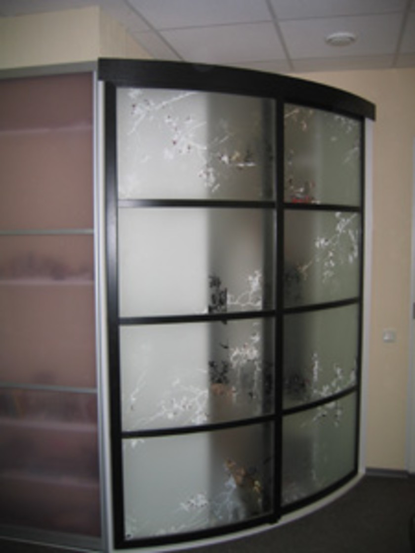 Шкаф купе радиусный с рисунком на стекле Брянск