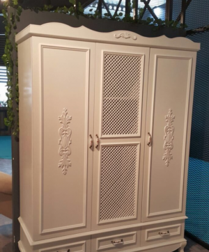 Распашные двери с декоративными накладками Брянск